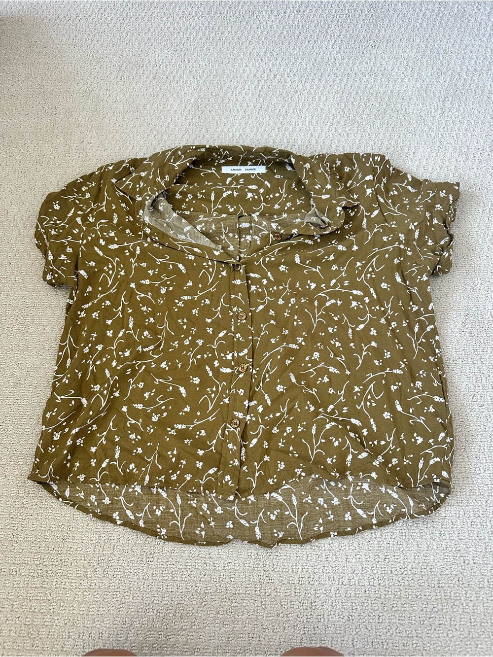 SAMSOE Olive Green Short Sleeve Button Front Top with White Floral Print